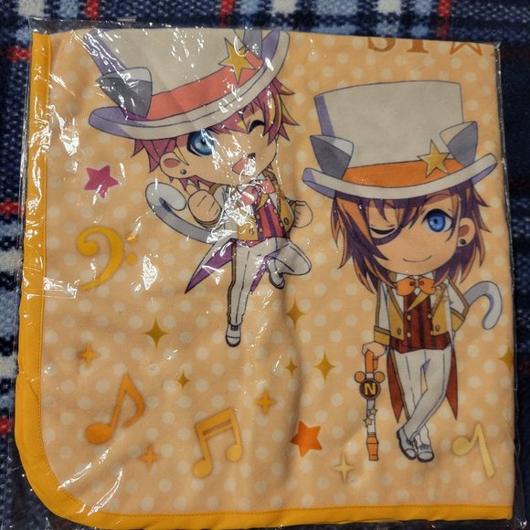 Uta no Prince-sama STARISH Cute Chibi White Tuxedo Cats Yellow Tapestry Throw - Picture 4 of 5